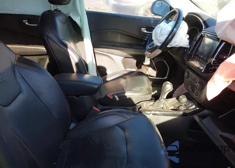 2019 Jeep Compass Limited 4X4 из США, поврежденный, VIN 3C4NJDCB4KT787418